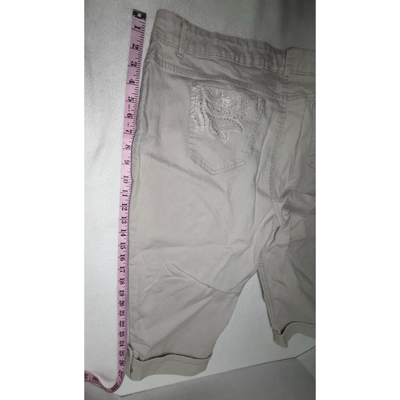 Gloria Vanderbilt Capris Womans 16 Tan Aiden Skimmer Stretch Bling Embroidery - Picture 8 of 11